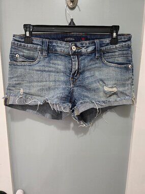 Just USA Light‎ Wash Distressed Cutoff Jean Shorts – Size M – Raw Hem